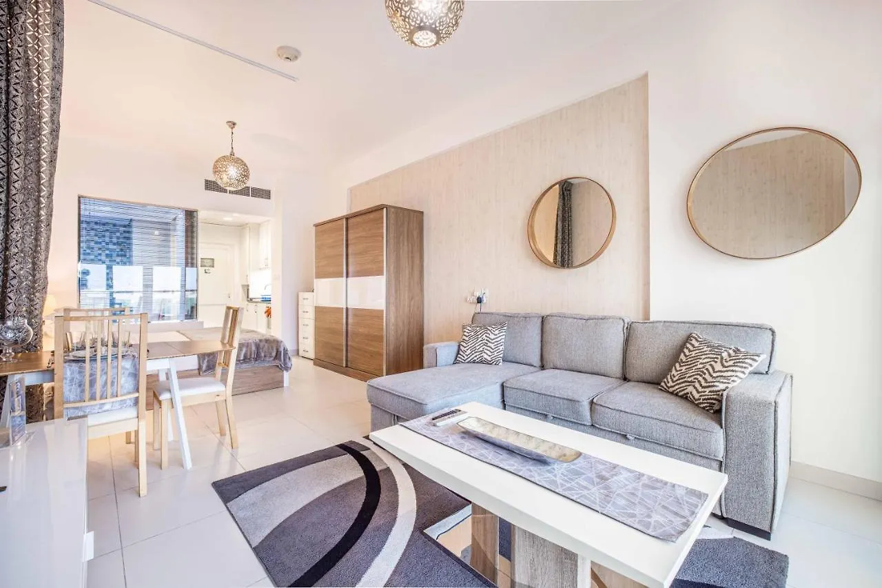 Deluxe Studio In Palm Views East At Palm Jumeirah By Pk Holidays Dubai United Arab Emirates