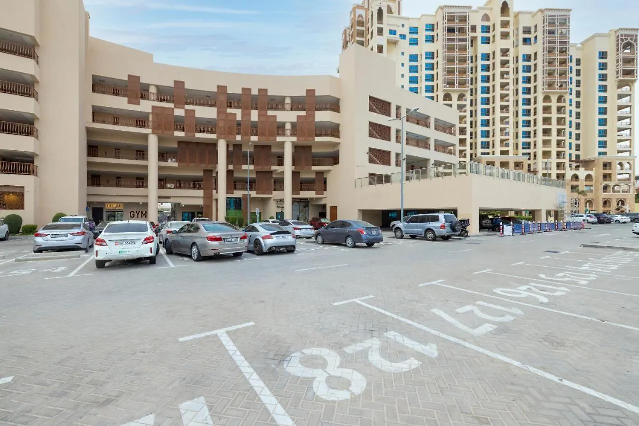 Deluxe Studio In Palm Views East At Palm Jumeirah By Pk Holidays Dubai United Arab Emirates